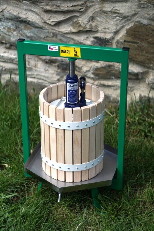 TIP Lis na ovoce hydraulický 12l - Nerezová výlevka